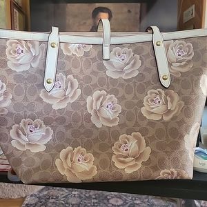 Coach Market tote and large matching wallet.